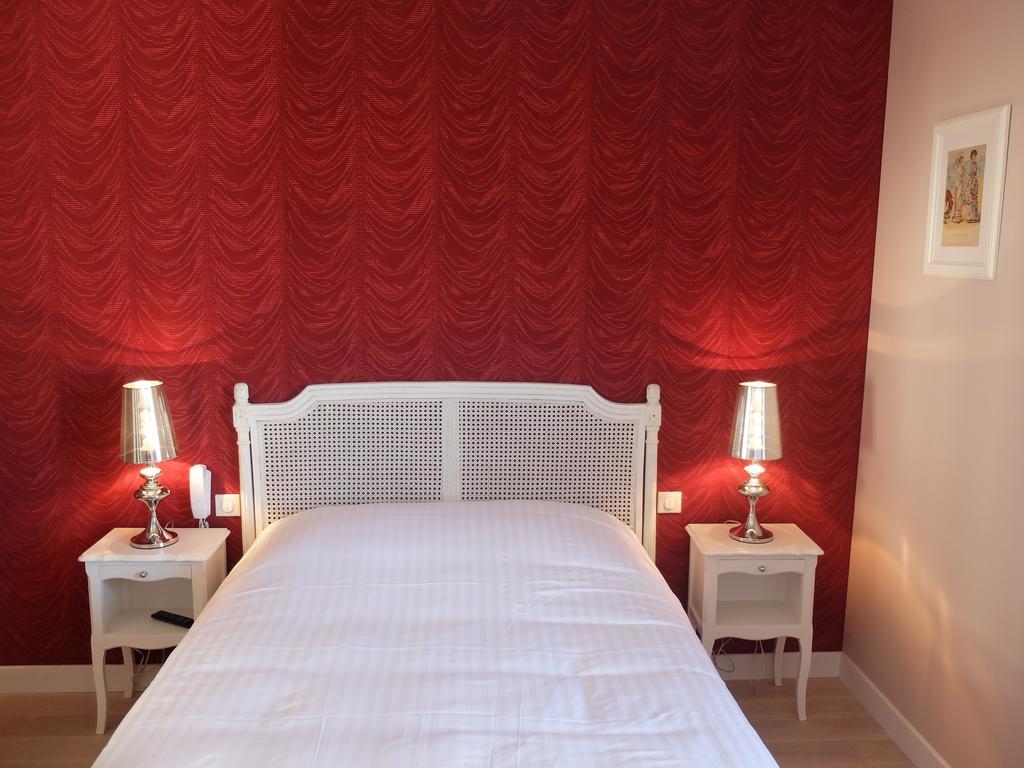 Auberge Du Grand Dauphin Dhuizon Dış mekan fotoğraf