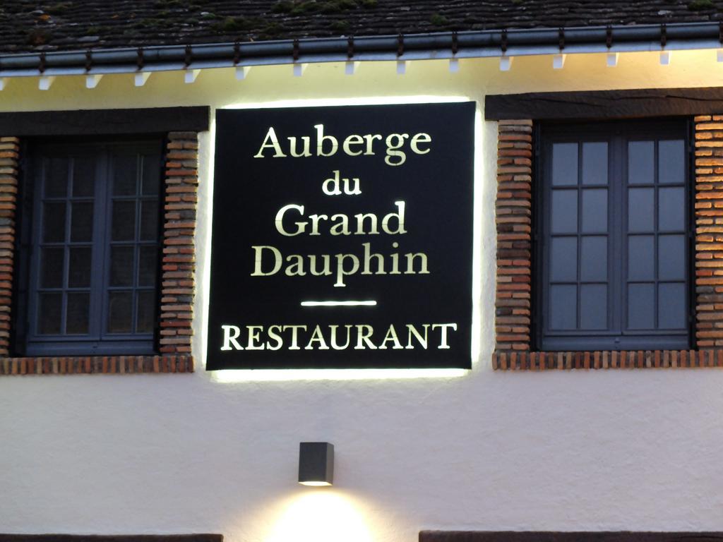 Auberge Du Grand Dauphin Dhuizon Dış mekan fotoğraf