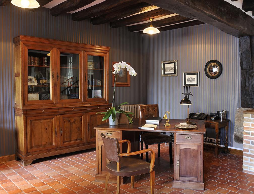 Auberge Du Grand Dauphin Dhuizon Dış mekan fotoğraf