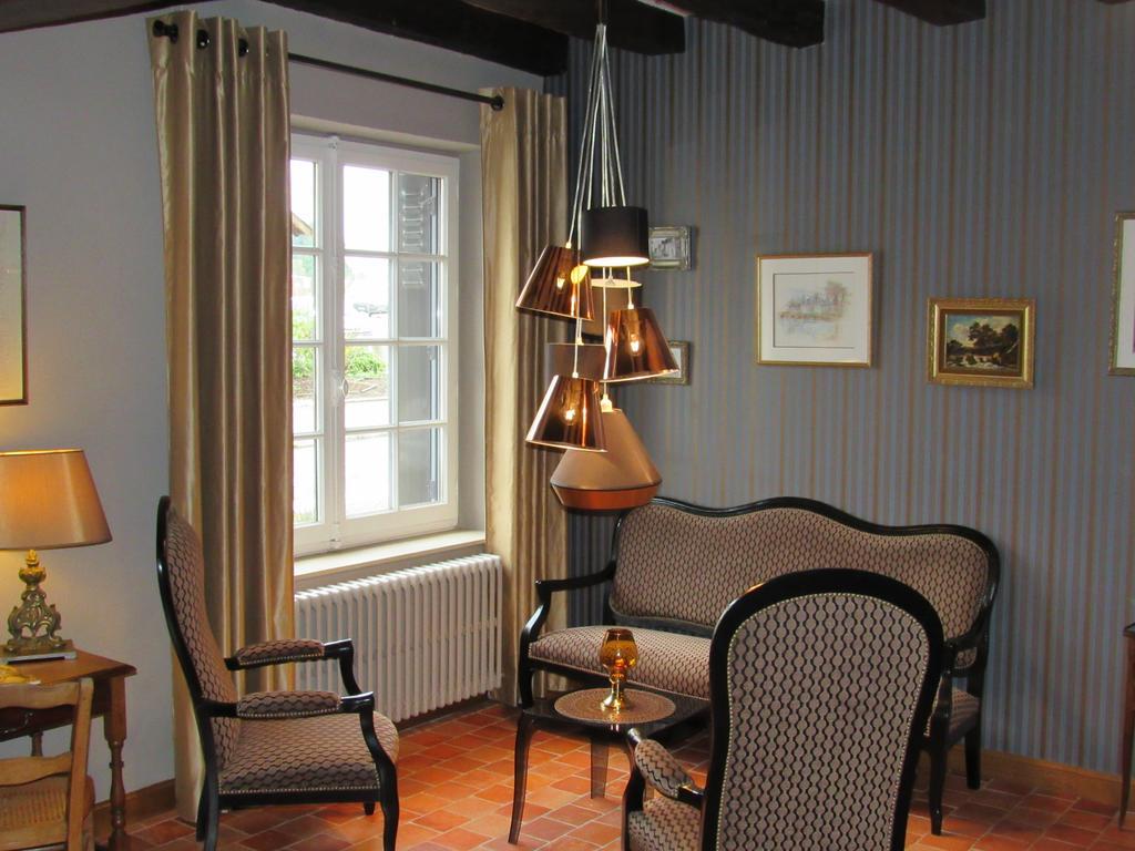Auberge Du Grand Dauphin Dhuizon Dış mekan fotoğraf