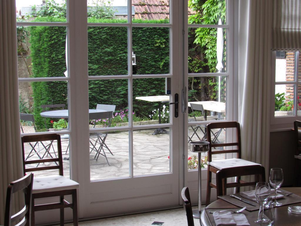 Auberge Du Grand Dauphin Dhuizon Dış mekan fotoğraf