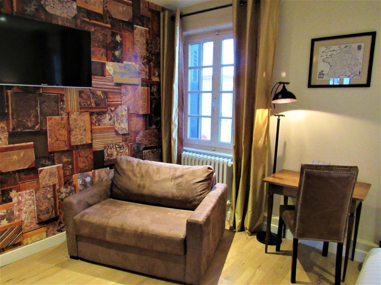 Auberge Du Grand Dauphin Dhuizon Dış mekan fotoğraf